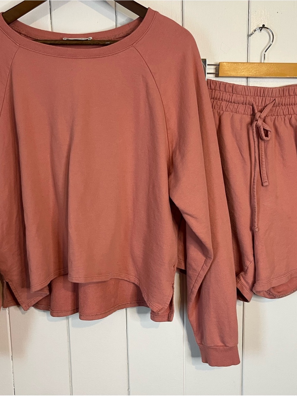 Zenana Dusty Rose Sweater and Short Lounge Wear Set. Size XL.